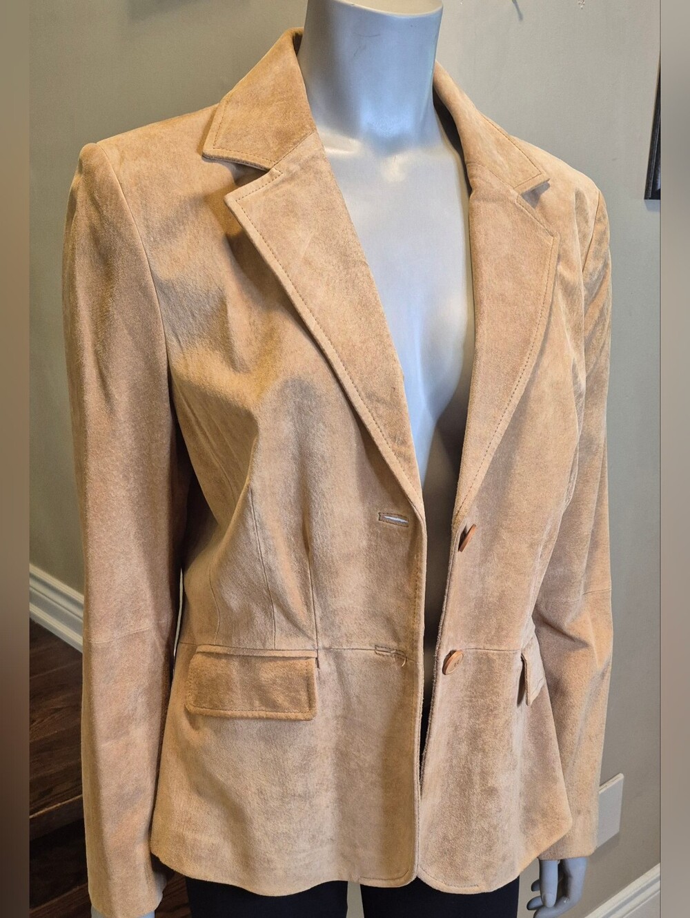 Liz & Co Tailored Suede Blazer Jacket in Camel